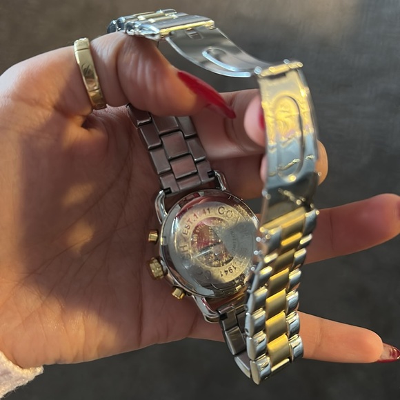 Coach Watch - Picture 3 of 4